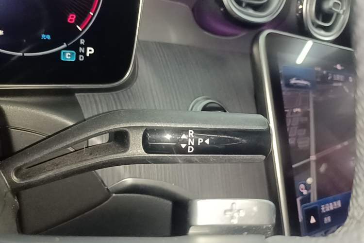 Used Mercedes-Benz C-Class 2023 Second Facelift C 260 L Sport Edition Gear Lever