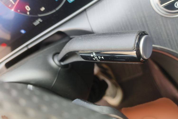 Used Mercedes-Benz C-Class 2023 Revised C 200 L Sport Edition Gear Lever
