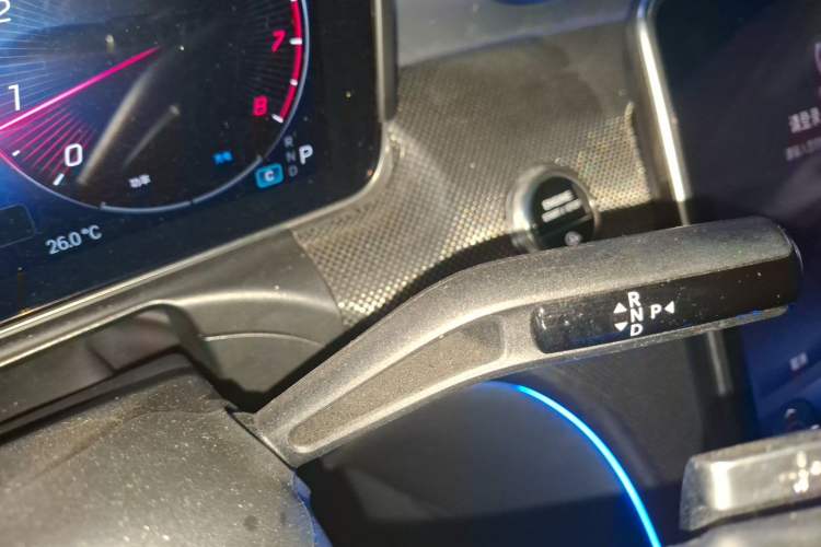 Used Mercedes-Benz C-Class 2023 C 260 L Bright Night Sports Edition Gear Lever
