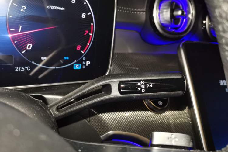 Used Mercedes-Benz C-Class 2023 Restyled C 260 L Night Edition Sports Version Gear Lever