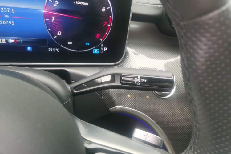 Used Mercedes-Benz C-Class 2023 Second Facelift C 260 L Sport Edition Gear Lever