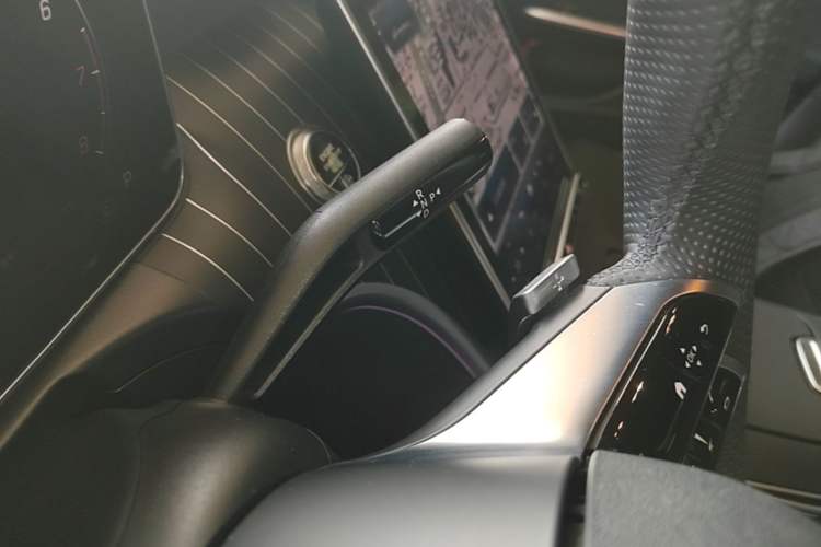 Used Mercedes-Benz C-Class 2023 Restyled C 260 L Sport Edition Gear Lever
