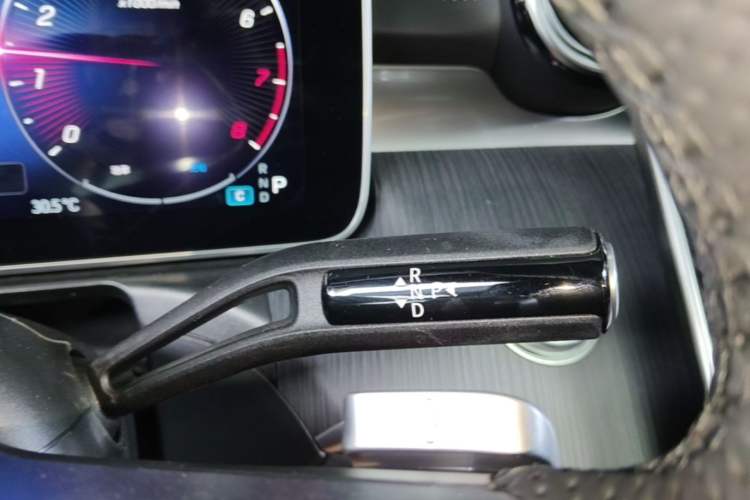Used Mercedes-Benz C-Class 2023 Restyled C 260 L Sport Edition Gear Lever