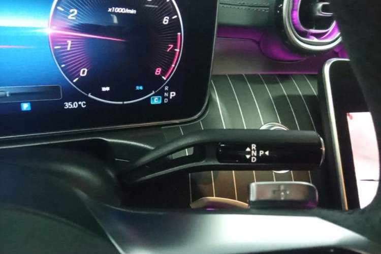 Used Mercedes-Benz C-Class 2023 Restyled C 260 L Sport Edition Gear Lever