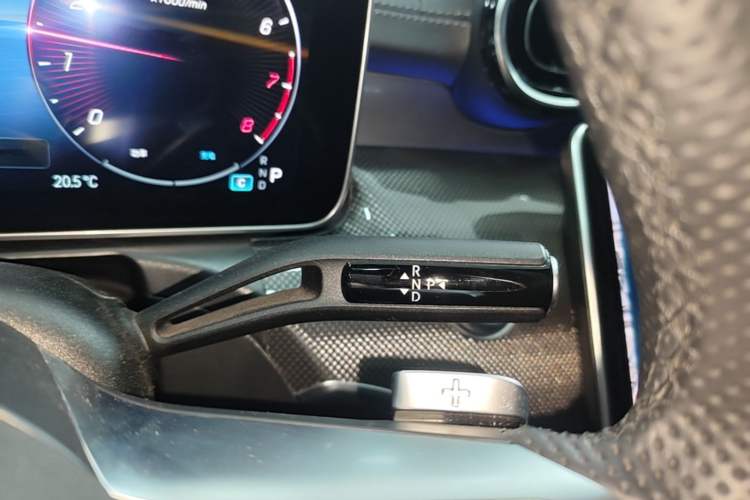 Used Mercedes-Benz C-Class 2023 C 200 L Sport Edition Gear Lever