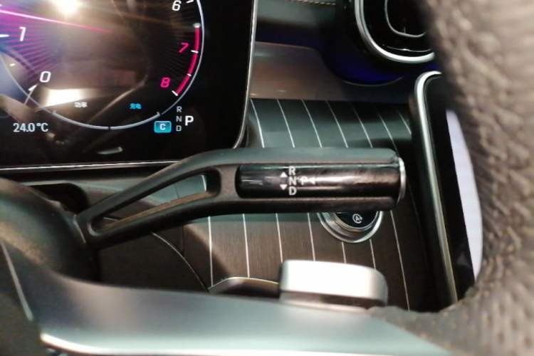 Used Mercedes-Benz C-Class 2023 C 200 L Sport Edition Gear Lever