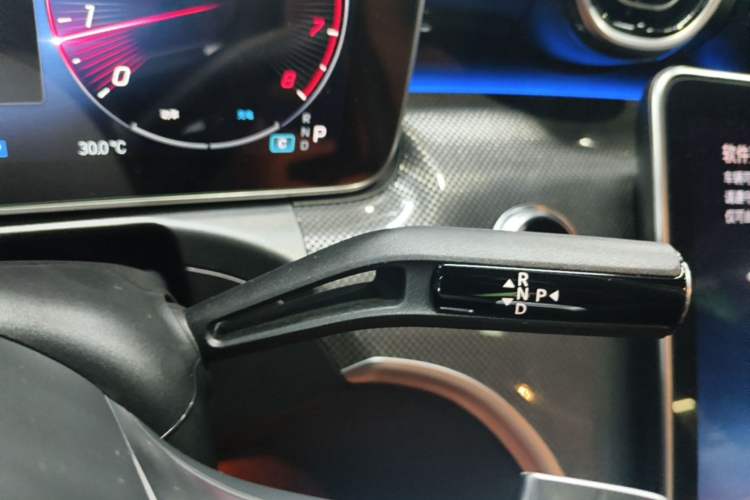 Used Mercedes-Benz C-Class 2023 Second Facelift C 260 L Sport Edition Gear Lever