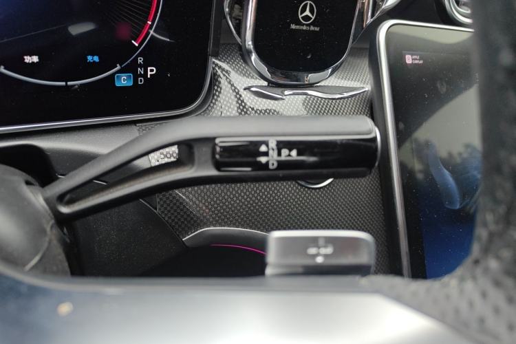 Used Mercedes-Benz C-Class 2023 Second Facelift C 260 L Sport Edition Gear Lever