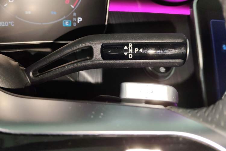 Used Mercedes-Benz C-Class 2023 Second Facelift C 260 L Sport Edition Gear Lever