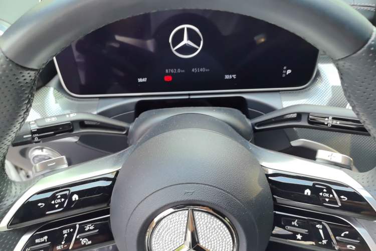 Used Mercedes-Benz C-Class 2023 Second Facelift C 260 L Sport Edition Gear Lever