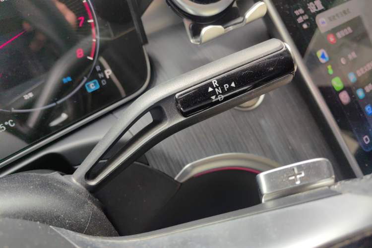 Used Mercedes-Benz C-Class 2023 C 260 L Bright Night Sports Edition Gear Lever