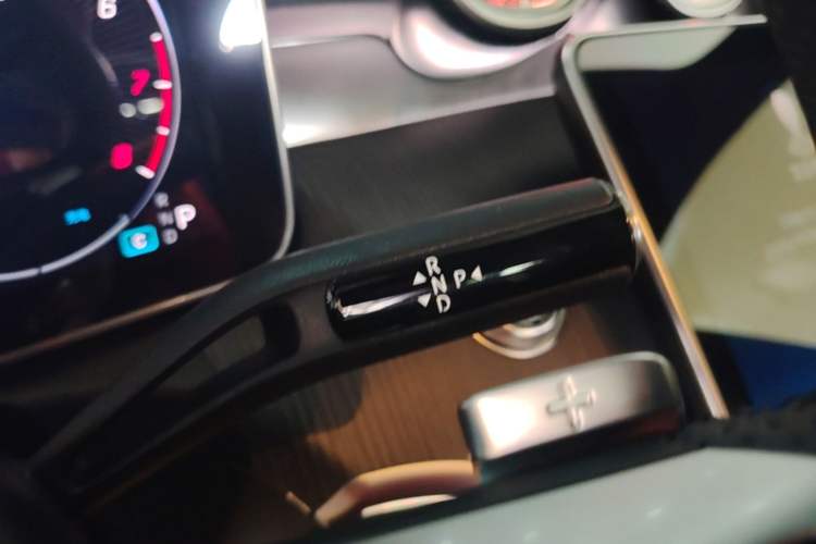Used Mercedes-Benz C-Class 2023 C 200 L Sport Edition Gear Lever