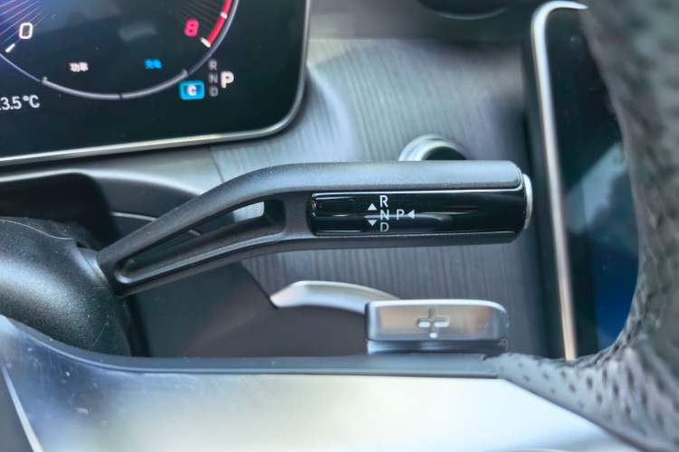 Used Mercedes-Benz C-Class 2023 C 260 L Sport Edition Gear Lever