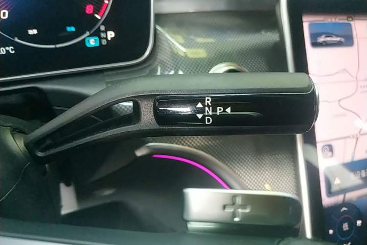 Used Mercedes-Benz C-Class 2023 Restyled C 260 L Sport Edition Gear Lever