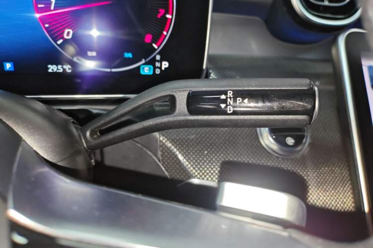 Used Mercedes-Benz C-Class 2023 Second Facelift C 260 L Sport Edition Gear Lever