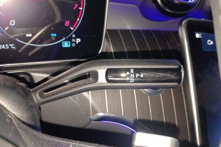 Used Mercedes-Benz C-Class 2023 C 260 L Sport Edition Gear Lever