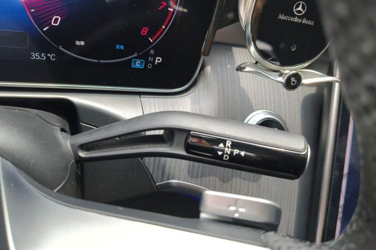 Used Mercedes-Benz C-Class 2023 Restyled C 260 L Sport Edition Gear Lever