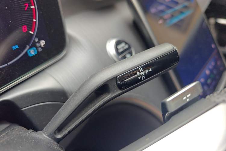 Used Mercedes-Benz C-Class 2023 C 260 L Sport Edition Gear Lever