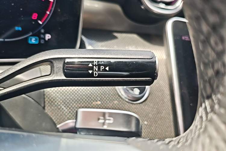 Used Mercedes-Benz C-Class 2023 C 260 L Bright Night Sports Edition Gear Lever