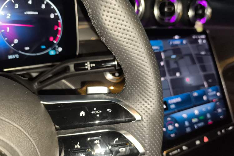 Used Mercedes-Benz C-Class 2023 Restyled C 260 L Sport Edition Gear Lever