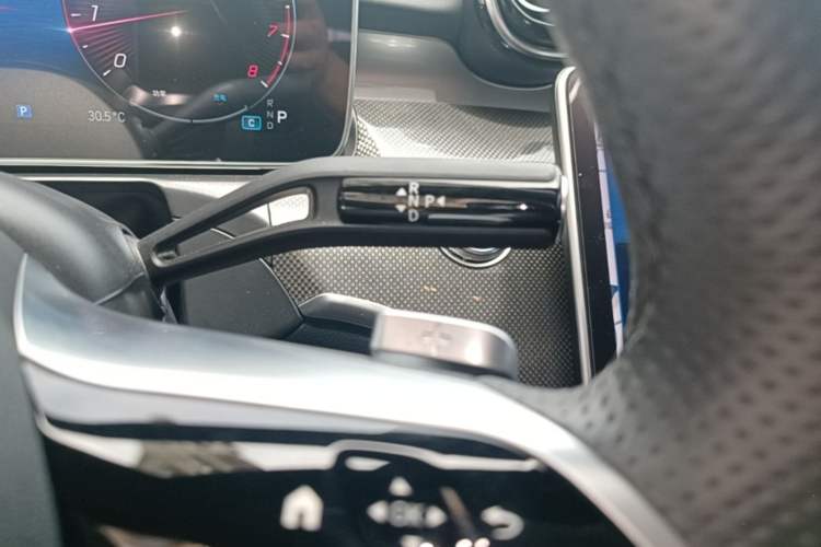 Used Mercedes-Benz C-Class 2023 Second Facelift C 260 L Sport Edition Gear Lever