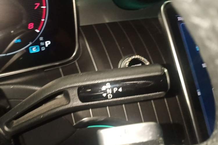 Used Mercedes-Benz C-Class 2023 C 260 L Sport Edition Gear Lever