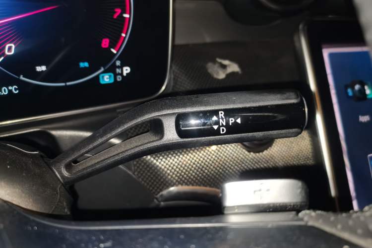 Used Mercedes-Benz C-Class 2023 Revised C 200 L Sport Edition Gear Lever