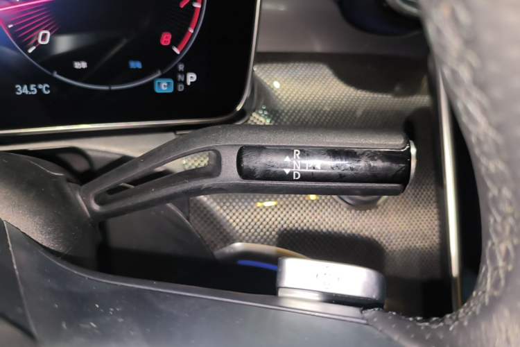 Used Mercedes-Benz C-Class 2023 C 260 L Bright Night Sports Edition Gear Lever