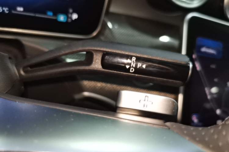 Used Mercedes-Benz C-Class 2023 Second Facelift C 260 L Starry Night Sports Edition Gear Lever