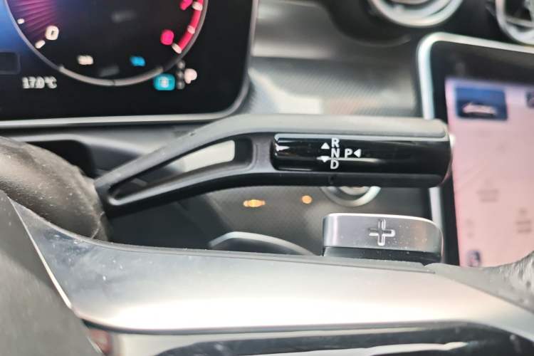 Used Mercedes-Benz C-Class 2023 Second Facelift C 260 L Sport Edition Gear Lever