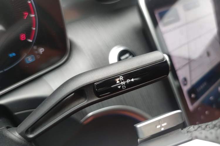 Used Mercedes-Benz C-Class 2023 C 260 L Bright Night Sports Edition Gear Lever