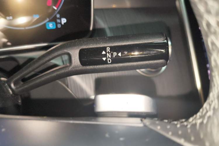Used Mercedes-Benz C-Class 2023 Restyled C 260 L Sport Edition Gear Lever