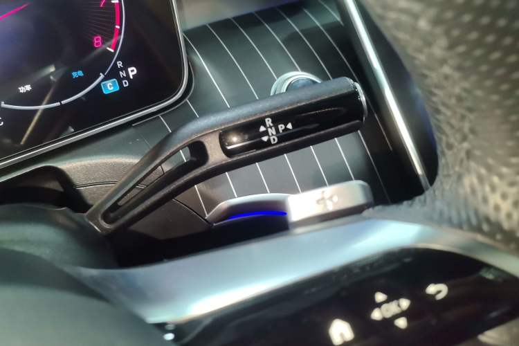 Used Mercedes-Benz C-Class 2023 C 260 L Sport Edition Gear Lever