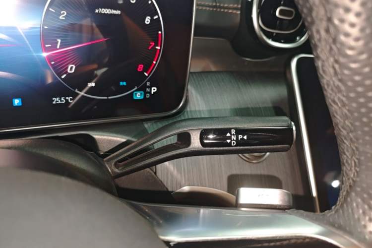 Used Mercedes-Benz C-Class 2023 C 200 L Sport Edition Gear Lever