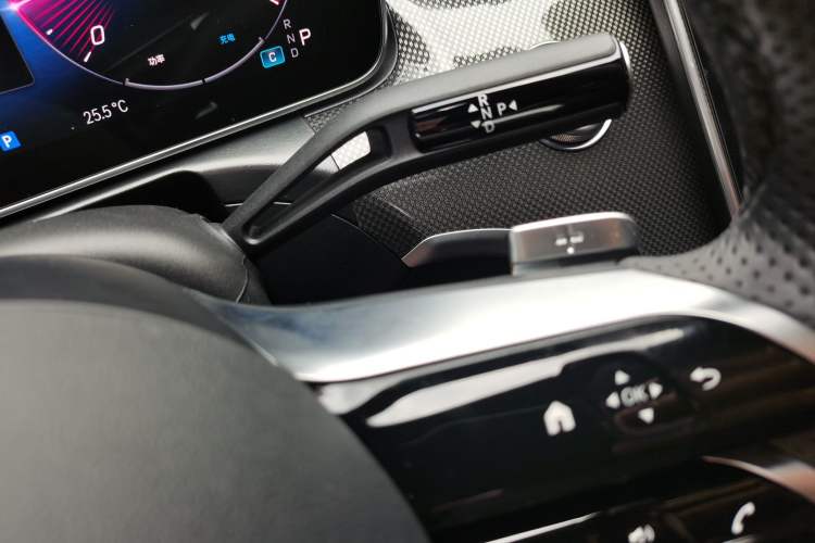 Used Mercedes-Benz C-Class 2023 Second Facelift C 260 L Starry Night Sports Edition Gear Lever