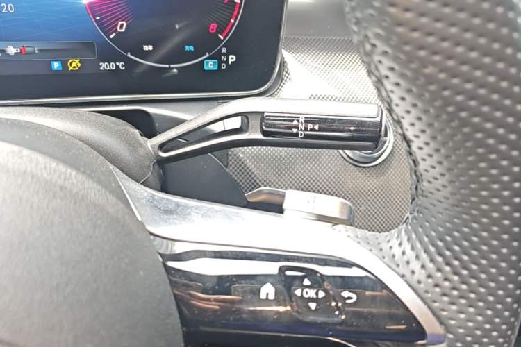 Used Mercedes-Benz C-Class 2023 Second Facelift C 260 L Sport Edition Gear Lever
