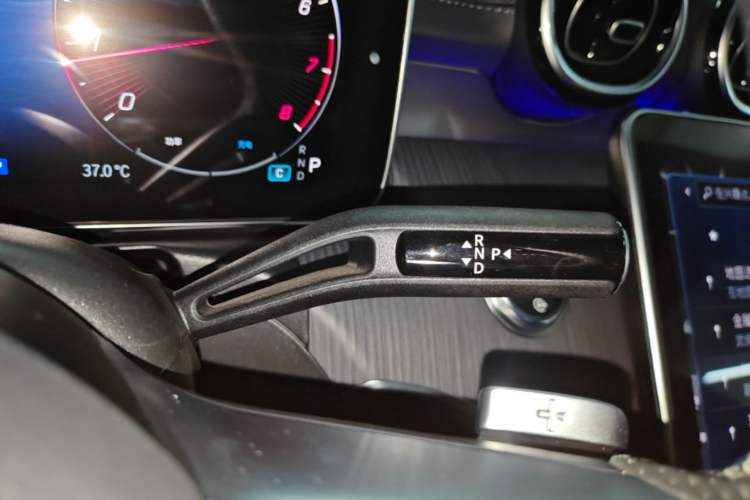 Used Mercedes-Benz C-Class 2023 Revised C 200 L Sport Edition Gear Lever