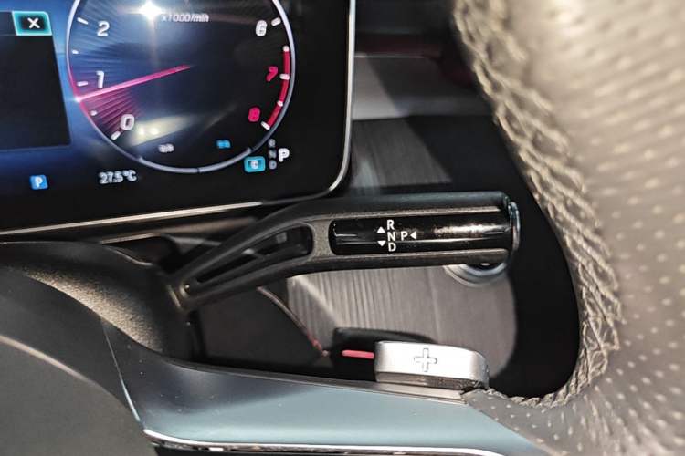 Used Mercedes-Benz C-Class 2023 Revised C 200 L Sport Edition Gear Lever