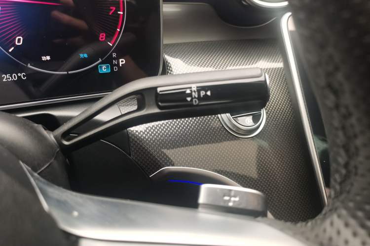 Used Mercedes-Benz C-Class 2023 Second Facelift C 260 L Sport Edition Gear Lever