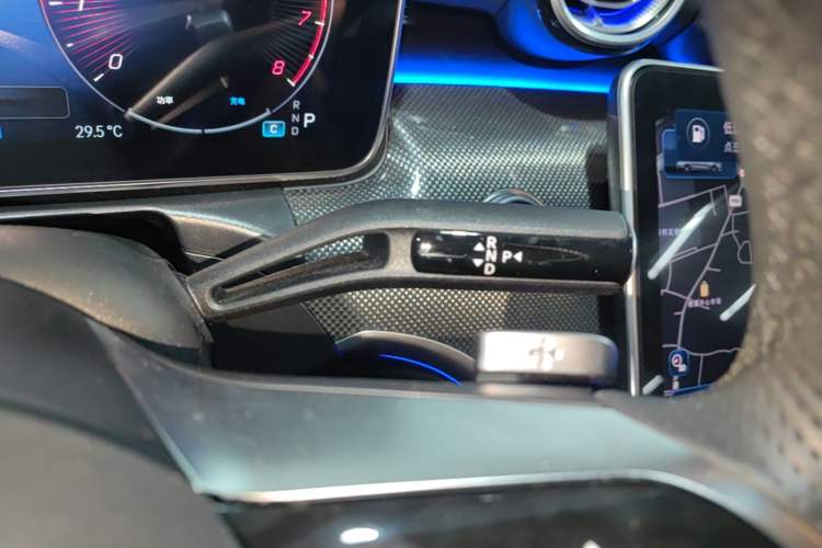 Used Mercedes-Benz C-Class 2023 Second Facelift C 260 L Sport Edition Gear Lever