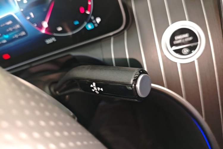Used Mercedes-Benz C-Class 2023 Restyled C 260 L Sport Edition Gear Lever