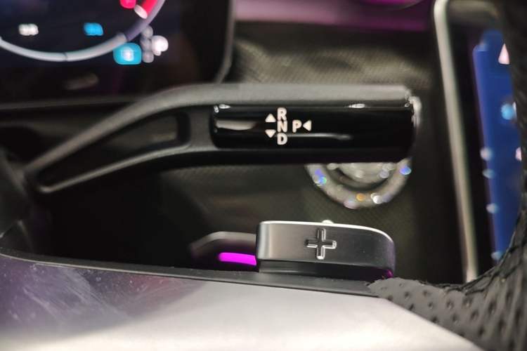 Used Mercedes-Benz C-Class 2023 Restyled C 260 L Sport Edition Gear Lever