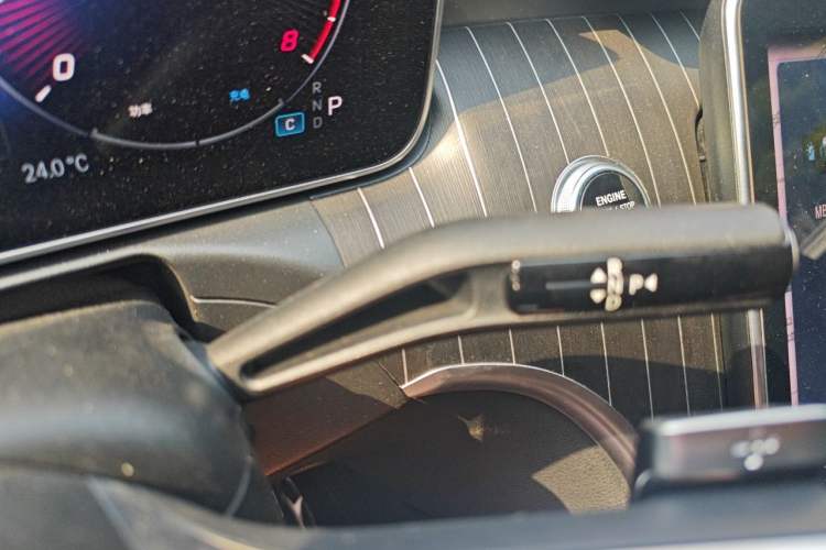Used Mercedes-Benz C-Class 2023 Revised C 200 L Sport Edition Gear Lever