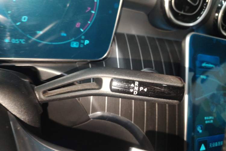 Used Mercedes-Benz C-Class 2023 C 200 L Sport Edition Gear Lever