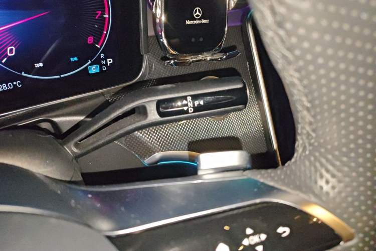 Used Mercedes-Benz C-Class 2023 Restyled C 260 L Night Edition Sports Version Gear Lever