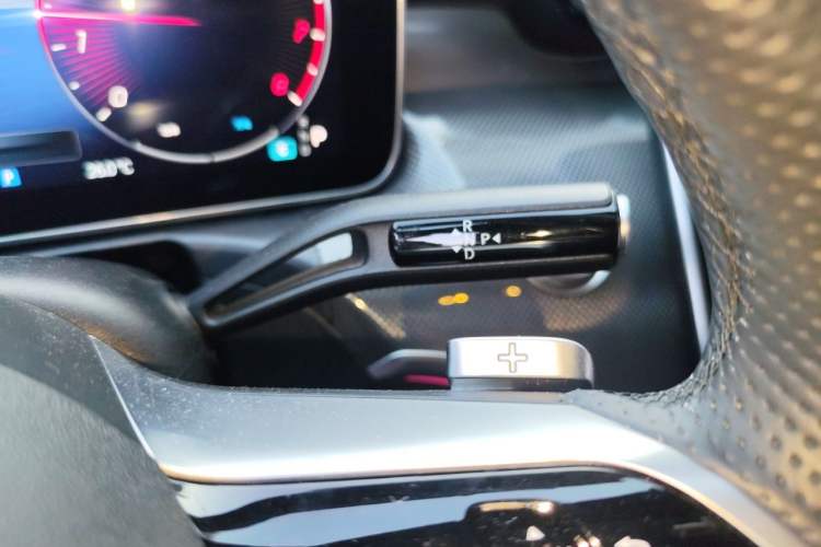 Used Mercedes-Benz C-Class 2023 C 260 L Sport Edition Gear Lever