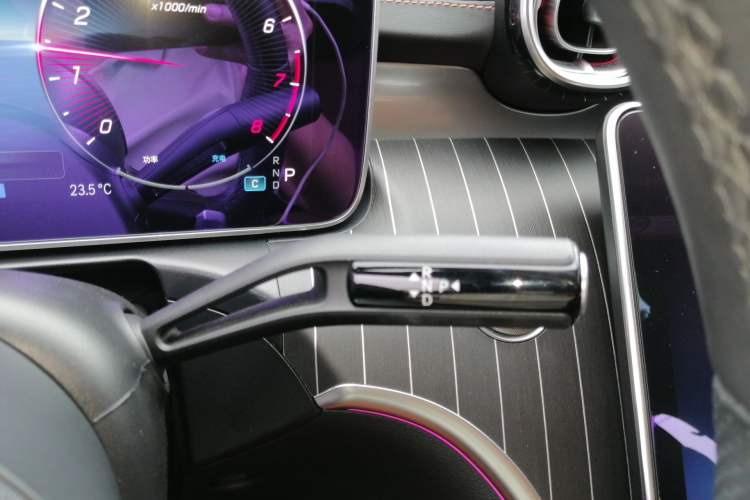 Used Mercedes-Benz C-Class 2023 Restyled C 260 L Night Edition Sports Version Gear Lever