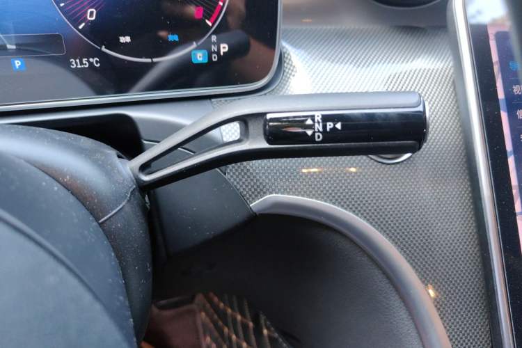 Used Mercedes-Benz C-Class 2023 Second Facelift C 260 L Sport Edition Gear Lever
