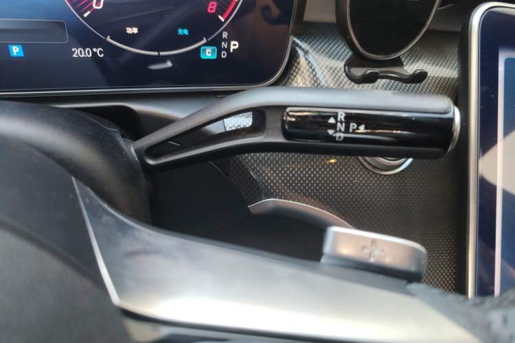 Used Mercedes-Benz C-Class 2023 C 200 L Sport Edition Gear Lever