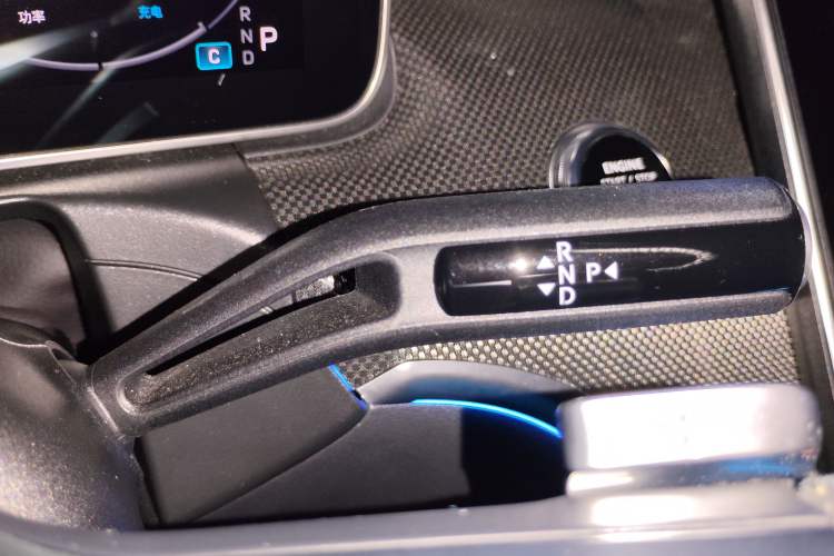 Used Mercedes-Benz C-Class 2023 Revised C 200 L Sport Edition Gear Lever